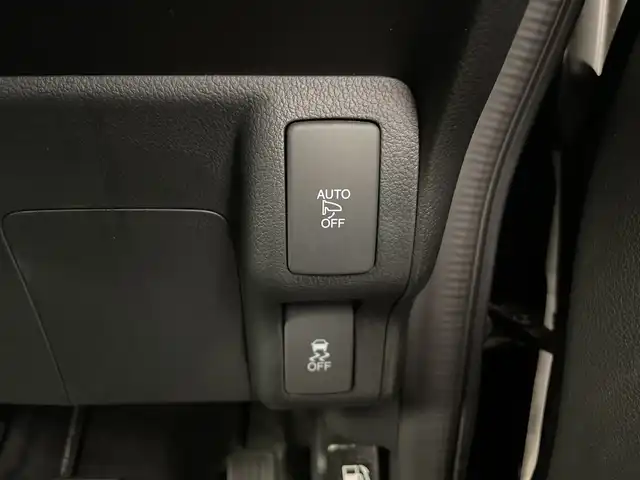 ホンダ Ｎ ＢＯＸ カスタムG SSブラックスタイル 道央・札幌 2016(平28)年 3.2万km クリスタルブラックパール ・４ＷＤ　/・社外ナビ/・BT/CD/DVD/SD/iPod/フルセグTV）　/・バックカメラ　/・両側パワースライドドア　/・運転席/助手席シートヒーター/・ＥＴＣ　/・HIDライト/オートライト　/・ヒーテッドドアミラー/・スタート/スマートキー　/・横滑り防止装置　/・ＡＢＳ　/・Ｗエアバック