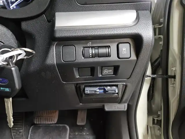 スバル インプレッサ ＸＶ 2．0i アイサイト プラウドED 長野県 2015(平27)年 5.1万km デザートカーキ 〇４WD/〇純正ナビ/〇フルセグTV/〇バックカメラ/〇ビルトインETC/〇レーダークルーズコントロール/〇アイサイトVer3/〇アイドリングストップ/〇SRSエアバッグ/〇オートライト/〇革巻きステアリングホイール/〇パドルシフト/〇トリコットコンビシート/〇シートヒーター/パワーシート/〇SSR17インチアルミホイール/〇RSRダウンサス/〇禁煙車