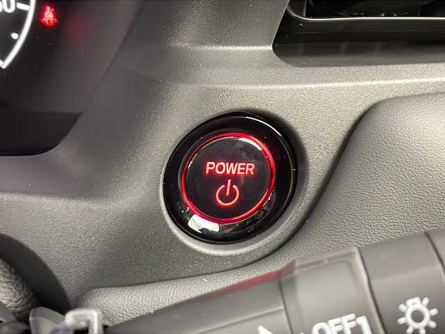 ホンダ ヴェゼル ハイブリッド e:HEV Z 愛知県 2025(令7)年 0.1千km クリスタルブラックパール /R7年10月登録済未使用車//純正HondaCONNECTナビ//フルセグTV/AMFM/Bluetooth/USB/AppleCarPlay/AndroidAuto//ビルトインETC2.0//バックカメラ//HondaSENSING//アダプティブクルーズコントロール//パーキングセンサーシステム//ブラインドスポットモニター//アダプティブドライビングビーム//後退出庫サポート//フルLEDヘッドランプ//オートライト//LEDアクティブコーナリングライト//LEDフォグランプ//フルLEDリアコンビランプ//ハンズフリーパワーテールゲート//プライムスムースコンビシート//前席シートヒーター//革巻きステアリング//ステアリングスイッチ//ステアリングヒーター//パドルシフト式減速セレクター//純正18インチアルミホイール//電子パーキングブレーキ//ブレーキホールド//ヒルディセントコントロール//プッシュスタート//電動格納ミラー//アイドリングストップ