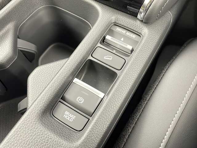 ホンダ ヴェゼル ハイブリッド e:HEV Z 愛知県 2025(令7)年 0.1千km クリスタルブラックパール /R7年10月登録済未使用車//純正HondaCONNECTナビ//フルセグTV/AMFM/Bluetooth/USB/AppleCarPlay/AndroidAuto//ビルトインETC2.0//バックカメラ//HondaSENSING//アダプティブクルーズコントロール//パーキングセンサーシステム//ブラインドスポットモニター//アダプティブドライビングビーム//後退出庫サポート//フルLEDヘッドランプ//オートライト//LEDアクティブコーナリングライト//LEDフォグランプ//フルLEDリアコンビランプ//ハンズフリーパワーテールゲート//プライムスムースコンビシート//前席シートヒーター//革巻きステアリング//ステアリングスイッチ//ステアリングヒーター//パドルシフト式減速セレクター//純正18インチアルミホイール//電子パーキングブレーキ//ブレーキホールド//ヒルディセントコントロール//プッシュスタート//電動格納ミラー//アイドリングストップ