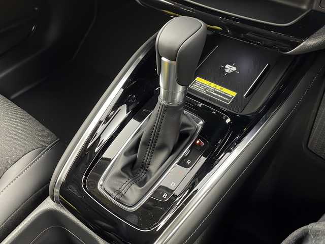 ホンダ ヴェゼル ハイブリッド e:HEV Z 愛知県 2025(令7)年 0.1千km クリスタルブラックパール /R7年10月登録済未使用車//純正HondaCONNECTナビ//フルセグTV/AMFM/Bluetooth/USB/AppleCarPlay/AndroidAuto//ビルトインETC2.0//バックカメラ//HondaSENSING//アダプティブクルーズコントロール//パーキングセンサーシステム//ブラインドスポットモニター//アダプティブドライビングビーム//後退出庫サポート//フルLEDヘッドランプ//オートライト//LEDアクティブコーナリングライト//LEDフォグランプ//フルLEDリアコンビランプ//ハンズフリーパワーテールゲート//プライムスムースコンビシート//前席シートヒーター//革巻きステアリング//ステアリングスイッチ//ステアリングヒーター//パドルシフト式減速セレクター//純正18インチアルミホイール//電子パーキングブレーキ//ブレーキホールド//ヒルディセントコントロール//プッシュスタート//電動格納ミラー//アイドリングストップ