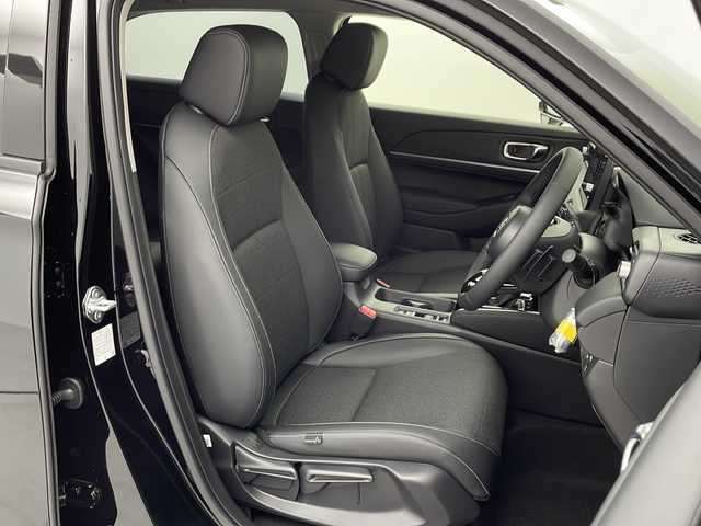 ホンダ ヴェゼル ハイブリッド e:HEV Z 愛知県 2025(令7)年 0.1千km クリスタルブラックパール /R7年10月登録済未使用車//純正HondaCONNECTナビ//フルセグTV/AMFM/Bluetooth/USB/AppleCarPlay/AndroidAuto//ビルトインETC2.0//バックカメラ//HondaSENSING//アダプティブクルーズコントロール//パーキングセンサーシステム//ブラインドスポットモニター//アダプティブドライビングビーム//後退出庫サポート//フルLEDヘッドランプ//オートライト//LEDアクティブコーナリングライト//LEDフォグランプ//フルLEDリアコンビランプ//ハンズフリーパワーテールゲート//プライムスムースコンビシート//前席シートヒーター//革巻きステアリング//ステアリングスイッチ//ステアリングヒーター//パドルシフト式減速セレクター//純正18インチアルミホイール//電子パーキングブレーキ//ブレーキホールド//ヒルディセントコントロール//プッシュスタート//電動格納ミラー//アイドリングストップ