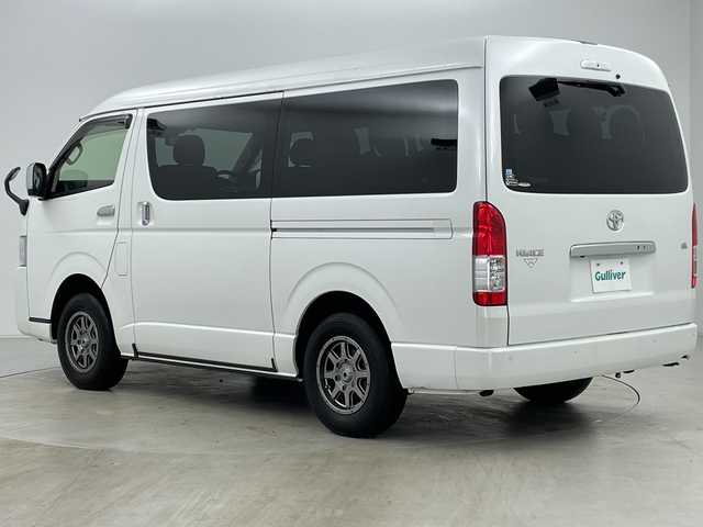 トヨタ ハイエース GL 道央・札幌 2022(令4)年 1.8万km ホワイトパールクリスタルシャイン ・４ＷＤ/・純正ナビ＆ＴＶ＆ＢＴ＆ＣＤ/・全方向カメラ/・ＴＳＳ/・ＬＤＡ/・横滑り防止装置/・寒冷地仕様/・フロントワイパーデアイサー/・ドアミラーヒーター/・デジタルインナーミラー/・オートライト/・オートマチックハイビーム/・ＬＥＤヘッドライト/・前後フォグランプ/・純正ビルトインＥＴＣ