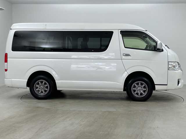 トヨタ ハイエース GL 道央・札幌 2022(令4)年 1.8万km ホワイトパールクリスタルシャイン ・４ＷＤ/・純正ナビ＆ＴＶ＆ＢＴ＆ＣＤ/・全方向カメラ/・ＴＳＳ/・ＬＤＡ/・横滑り防止装置/・寒冷地仕様/・フロントワイパーデアイサー/・ドアミラーヒーター/・デジタルインナーミラー/・オートライト/・オートマチックハイビーム/・ＬＥＤヘッドライト/・前後フォグランプ/・純正ビルトインＥＴＣ