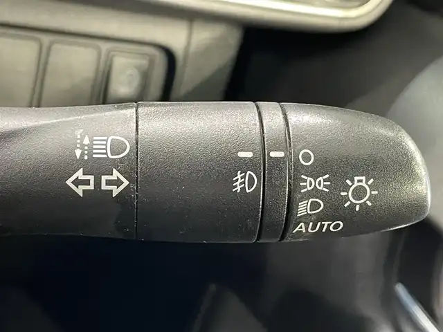 日産 セレナ ハイウェイスター V 愛知県 2020(令2)年 6.1万km ブリリアントホワイトパール 純正10インチナビ/純正フリップダウンモニター/プロパイロット/両側電動スライドドア/アラウンドビューモニター/LEDヘッドライト/ETC/ドライブレコーダー/ブラインドスポットモニター/フルセグTV/Bluetooth/コーナーセンサー/レーンキープアシスト/パーキングアシスト/オートハイビーム/プッシュスタート/USB接続/HDMI接続/スマートキー/CD/DVD再生/アイドリングストップ/ミュージックサーバー/ミュージックプレイヤー接続/純正フロアマット/純正アルミホイール/オートライト/革調シートカバー/禁煙車/後期モデル/ウィンカーミラー/電動格納ミラー/フォグランプ/Wエアコン/電動パーキングブレーキ/オートブレーキホールド/ステアリングリモコン/ハンズフリーパワースライドドア