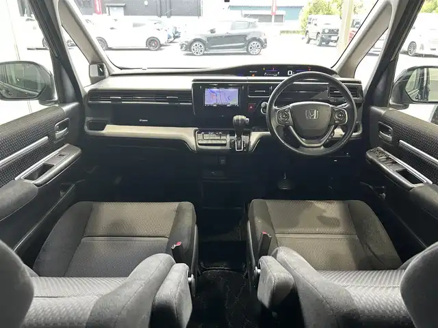 ホンダ ステップワゴン スパーダ ホンダセンシング 岐阜県 2017(平29)年 7万km プレミアムスパークルブラックパール ワンオーナー　/ホンダセンシング　/カロッツェリア製ナビ/（フルセグ・bluetooth・CD・DVD)　/ビルトインETC　/両側パワースライドドア　/ウォークスルー　/セカンドシートサンバイザー/スマートキー×2　/電格ミラー/LEDヘッドライト/保証書　/取扱説明書