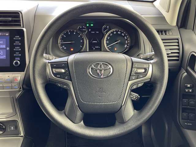 トヨタ ランドクルーザー プラド TX 岐阜県 2022(令4)年 1.6万km ブラック サンルーフ/モデリスタエアロ/純正9インチディスプレイオーディオ/(Bluetooth/フルセグTV/Miracast/USB)/パノラミックビューモニター　/トヨタセーフティセンス/プリクラッシュセーフティ/レーンキープアシスト/コーナーセンサー/ロードサインアシスト/オートハイビーム/先行車発信告知/レーダークルーズコントロール/MTモード付AT/ドライブレコーダー/ETC/純正フロアマット/純正アルミホイール/ドアバイザー/LEDヘッドライト