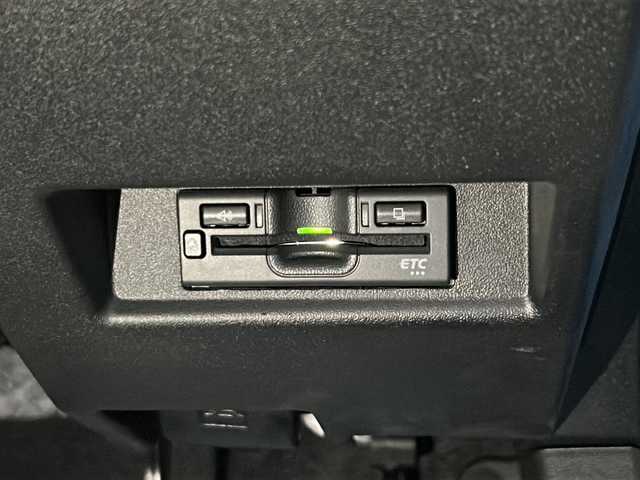 スズキ ジムニー XC 神奈川県 2023(令5)年 0.7万km ブリスクブルーM 5速MT/ワンオーナー/純正ディーラーナビ(CD/DVD/SD/USB/BT)/バックカメラ/衝突被害軽減ブレーキ/レーンキープアシスト/横滑り防止装置/ダウンヒルアシストコントロール/クルーズコントロール/アイドリングストップ/ビルトインETC/前方ドライブレコーダー/D/N席シートヒーター/ミラーヒーター/ISOFIX/スペアキー×1/保証書/取扱説明書