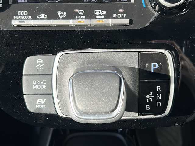 トヨタ アクア G 山形県 2024(令6)年 2.1万km プラチナホワイトパールマイカ 禁煙車/4WD/寒冷地仕様/トヨタセーフティセンス/クルーズコントロール/レーンキープアシスト/横滑り防止装置/純正ドライブレコーダー/前後コーナーセンサー/バックカメラ/オートマチックハイビーム/純正ナビ/（Bluetooth/AM/FM/USB)/nanoe/社外ETC/スマートキー/LEDヘッドライト/電動格納ミラー