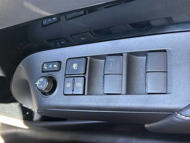 トヨタ アクア G 山形県 2024(令6)年 2.1万km プラチナホワイトパールマイカ 禁煙車/4WD/寒冷地仕様/トヨタセーフティセンス/クルーズコントロール/レーンキープアシスト/横滑り防止装置/純正ドライブレコーダー/前後コーナーセンサー/バックカメラ/オートマチックハイビーム/純正ナビ/（Bluetooth/AM/FM/USB)/nanoe/社外ETC/スマートキー/LEDヘッドライト/電動格納ミラー