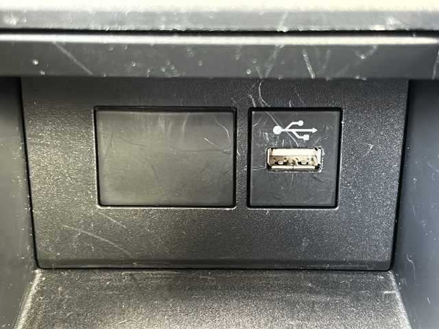 トヨタ アクア G 山形県 2024(令6)年 2.1万km プラチナホワイトパールマイカ 禁煙車/4WD/寒冷地仕様/トヨタセーフティセンス/クルーズコントロール/レーンキープアシスト/横滑り防止装置/純正ドライブレコーダー/前後コーナーセンサー/バックカメラ/オートマチックハイビーム/純正ナビ/（Bluetooth/AM/FM/USB)/nanoe/社外ETC/スマートキー/LEDヘッドライト/電動格納ミラー