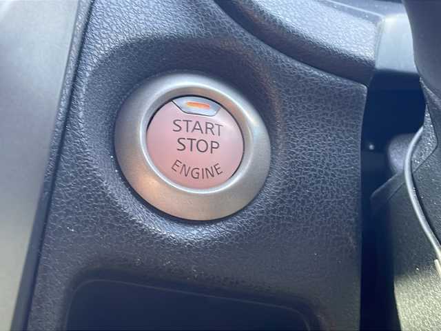 日産 ノート メダリスト エマージェンシーB 熊本県 2014(平26)年 8.6万km スーパーブラック (株)IDOMが運営する【じしゃロン熊本店】の自社ローン専用車両になります。/こちらは現金またはオートローンご利用時の価格です。自社ローンご希望の方は別途その旨お申付け下さい /純正ナビ（ＣＤ　ＤＶＤ　ＴＶ）　/アラウンドビューモニター　/ＥＴＣ　/エマージェンシーブレーキ　/前後ドライブレコーダー　/レーンキープアシスト　/Ｗエアバッグ　/オートライト　/プッシュスタート　/社外アルミ