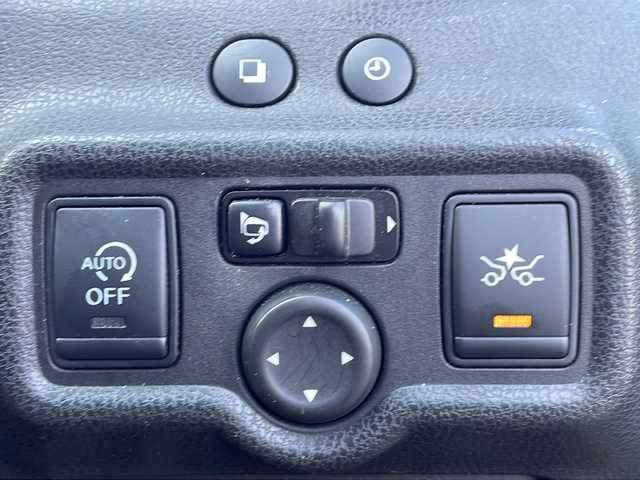 日産 ノート メダリスト エマージェンシーB 熊本県 2014(平26)年 8.6万km スーパーブラック (株)IDOMが運営する【じしゃロン熊本店】の自社ローン専用車両になります。/こちらは現金またはオートローンご利用時の価格です。自社ローンご希望の方は別途その旨お申付け下さい /純正ナビ（ＣＤ　ＤＶＤ　ＴＶ）　/アラウンドビューモニター　/ＥＴＣ　/エマージェンシーブレーキ　/前後ドライブレコーダー　/レーンキープアシスト　/Ｗエアバッグ　/オートライト　/プッシュスタート　/社外アルミ