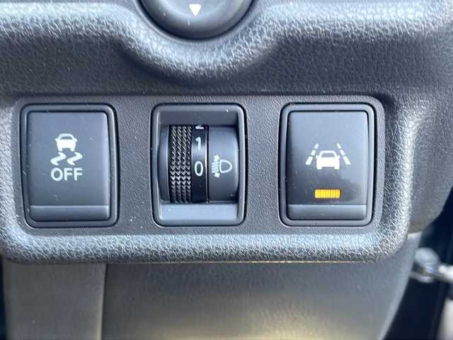 日産 ノート メダリスト エマージェンシーB 熊本県 2014(平26)年 8.6万km スーパーブラック (株)IDOMが運営する【じしゃロン熊本店】の自社ローン専用車両になります。/こちらは現金またはオートローンご利用時の価格です。自社ローンご希望の方は別途その旨お申付け下さい /純正ナビ（ＣＤ　ＤＶＤ　ＴＶ）　/アラウンドビューモニター　/ＥＴＣ　/エマージェンシーブレーキ　/前後ドライブレコーダー　/レーンキープアシスト　/Ｗエアバッグ　/オートライト　/プッシュスタート　/社外アルミ