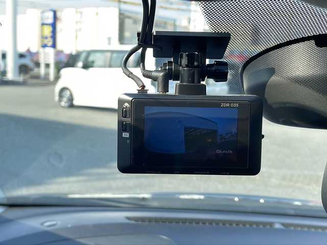 日産 ノート メダリスト エマージェンシーB 熊本県 2014(平26)年 8.6万km スーパーブラック (株)IDOMが運営する【じしゃロン熊本店】の自社ローン専用車両になります。/こちらは現金またはオートローンご利用時の価格です。自社ローンご希望の方は別途その旨お申付け下さい /純正ナビ（ＣＤ　ＤＶＤ　ＴＶ）　/アラウンドビューモニター　/ＥＴＣ　/エマージェンシーブレーキ　/前後ドライブレコーダー　/レーンキープアシスト　/Ｗエアバッグ　/オートライト　/プッシュスタート　/社外アルミ