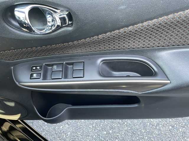 日産 ノート メダリスト エマージェンシーB 熊本県 2014(平26)年 8.6万km スーパーブラック (株)IDOMが運営する【じしゃロン熊本店】の自社ローン専用車両になります。/こちらは現金またはオートローンご利用時の価格です。自社ローンご希望の方は別途その旨お申付け下さい /純正ナビ（ＣＤ　ＤＶＤ　ＴＶ）　/アラウンドビューモニター　/ＥＴＣ　/エマージェンシーブレーキ　/前後ドライブレコーダー　/レーンキープアシスト　/Ｗエアバッグ　/オートライト　/プッシュスタート　/社外アルミ