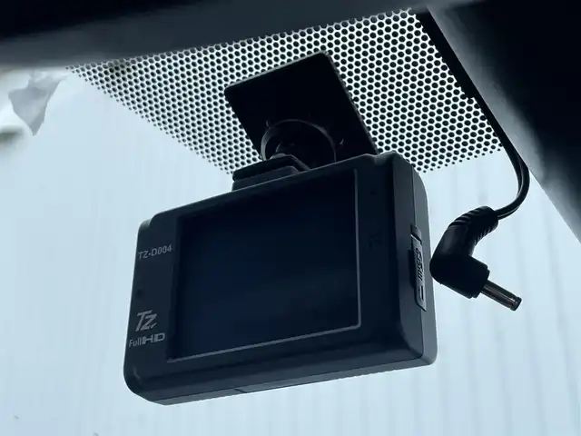 トヨタ ヴォクシー ハイブリッド ZS 滋賀県 2017(平29)年 6.9万km イナズマスパーキングブラックガラスフレーク ALPINE11インチナビ/・AM/FM/・CD/DVD/・SD/USB/HDMI/・Bluetooth/・フルセグTV/バックカメラ/ステアリングスイッチ/革巻きステアリング/クルーズコントロール/前方ドライブレコーダー/ETC/前席シートヒーター/USB充電/プリクラッシュセーフティ/レーンディパーチャーアラート/先行車発進告知/両側パワースライドドア/フロントワイパーデアイサー/オートヘッドライト/フォグランプ/オートハイビーム/オートリトラミラー/スマートキー