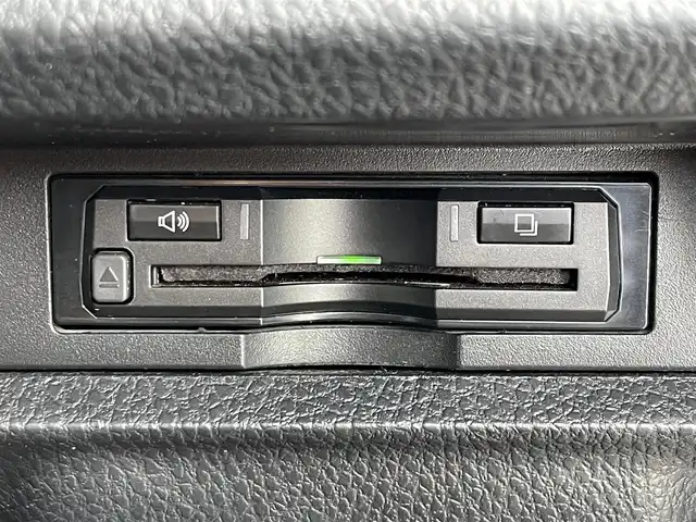 トヨタ ヴォクシー ハイブリッド ZS 滋賀県 2017(平29)年 6.9万km イナズマスパーキングブラックガラスフレーク ALPINE11インチナビ/・AM/FM/・CD/DVD/・SD/USB/HDMI/・Bluetooth/・フルセグTV/バックカメラ/ステアリングスイッチ/革巻きステアリング/クルーズコントロール/前方ドライブレコーダー/ETC/前席シートヒーター/USB充電/プリクラッシュセーフティ/レーンディパーチャーアラート/先行車発進告知/両側パワースライドドア/フロントワイパーデアイサー/オートヘッドライト/フォグランプ/オートハイビーム/オートリトラミラー/スマートキー