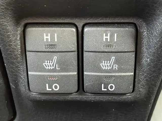 トヨタ ヴォクシー ハイブリッド ZS 滋賀県 2017(平29)年 6.9万km イナズマスパーキングブラックガラスフレーク ALPINE11インチナビ/・AM/FM/・CD/DVD/・SD/USB/HDMI/・Bluetooth/・フルセグTV/バックカメラ/ステアリングスイッチ/革巻きステアリング/クルーズコントロール/前方ドライブレコーダー/ETC/前席シートヒーター/USB充電/プリクラッシュセーフティ/レーンディパーチャーアラート/先行車発進告知/両側パワースライドドア/フロントワイパーデアイサー/オートヘッドライト/フォグランプ/オートハイビーム/オートリトラミラー/スマートキー