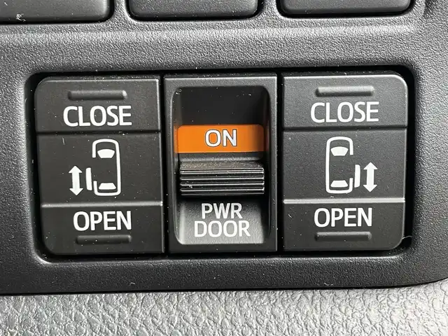 トヨタ ヴォクシー ハイブリッド ZS 滋賀県 2017(平29)年 6.9万km イナズマスパーキングブラックガラスフレーク ALPINE11インチナビ/・AM/FM/・CD/DVD/・SD/USB/HDMI/・Bluetooth/・フルセグTV/バックカメラ/ステアリングスイッチ/革巻きステアリング/クルーズコントロール/前方ドライブレコーダー/ETC/前席シートヒーター/USB充電/プリクラッシュセーフティ/レーンディパーチャーアラート/先行車発進告知/両側パワースライドドア/フロントワイパーデアイサー/オートヘッドライト/フォグランプ/オートハイビーム/オートリトラミラー/スマートキー