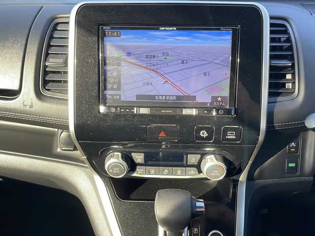 日産 セレナ ハイウェイスターVセレクションⅡ 道東・釧路十勝 2019(平31)年 9.8万km アズライトブルー 4WD/社外８インチメモリナビ　/(AM/FM/フルセグTV/ＤＶＤ再生/Ｂｌｕｅｔｏｏｔｈ接続)/フリップダウンモニター　/全方位カメラ　/前方ドライブレコーダー　/ＥＴＣ　/両側パワースライドドア　/前席シートヒーター　/ステアリングヒーター　/クルーズコントロール/前後コーナーセンサー/レーンアシスト/インテリジェント エマージェンシーブレーキ　/横滑り防止装置/アイドリングストップ/スマートキー/プッシュスタート/純正LEDヘッドライト/社外17インチアルミホイール/純正フロアマット/スタッドレスタイヤ積み込み/・195/65/R15/・純正アルミホイール/・溝4ミリ