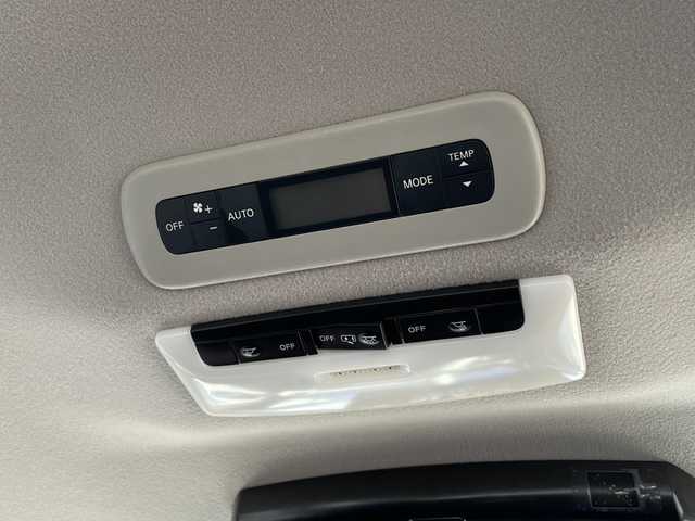 日産 セレナ ハイウェイスターVセレクションⅡ 道東・釧路十勝 2019(平31)年 9.8万km アズライトブルー 4WD/社外８インチメモリナビ　/(AM/FM/フルセグTV/ＤＶＤ再生/Ｂｌｕｅｔｏｏｔｈ接続)/フリップダウンモニター　/全方位カメラ　/前方ドライブレコーダー　/ＥＴＣ　/両側パワースライドドア　/前席シートヒーター　/ステアリングヒーター　/クルーズコントロール/前後コーナーセンサー/レーンアシスト/インテリジェント エマージェンシーブレーキ　/横滑り防止装置/アイドリングストップ/スマートキー/プッシュスタート/純正LEDヘッドライト/社外17インチアルミホイール/純正フロアマット/スタッドレスタイヤ積み込み/・195/65/R15/・純正アルミホイール/・溝4ミリ