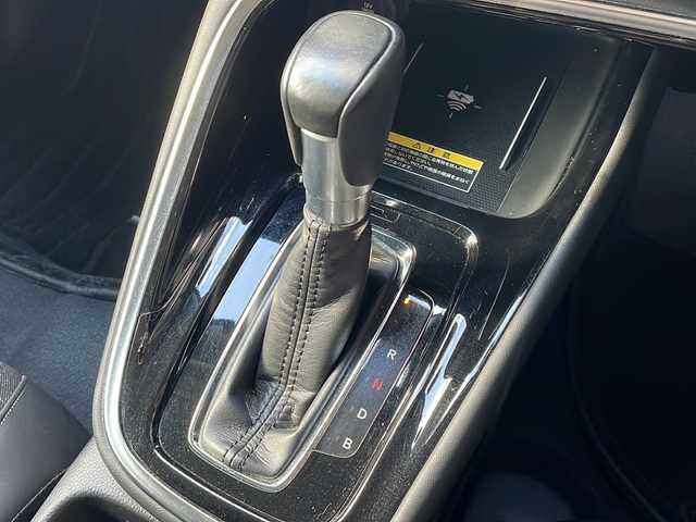 ホンダ ヴェゼル ハイブリッド e:HEV Z 長野県 2022(令4)年 3.9万km プレミアムサンライトホワイトパール 純正メーカーナビフルセグＴＶ/バックカメラ/ＥＴＣ２．０/パワーバックドア/純正18インチアルミ/ハーフレザーシート/シートヒーター/ステアリングヒーター/前後コーナーセンサー/後退出庫サポート/ワイヤレス充電器/プッシュスタート/保証書・スペアキー