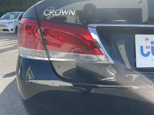 トヨタ クラウン ハイブリッド ロイヤル 和歌山県 2013(平25)年 12.6万km ブラック (株)IDOMが運営する【じしゃロン和歌山店】の自社ローン対象車両になります。こちらは現金ご利用時の価格です。/自社ローンご希望の方は別途その旨お申付け下さい。/フルセグテレビ/バックカメラ/クルーズコントロール/ETC/Bluetooth/パワーステアリング/バックカメラ