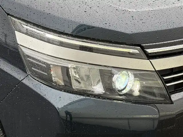 トヨタ ヴォクシー ZS 煌Ⅱ 岩手県 2016(平28)年 7.4万km ブラッキッシュアゲハガラスフレーク 禁煙車/4WD/ALPINEフリップダウンモニター/両側パワースライドドア/社外ナビ/→フルセグTV/Bluetooth/CD/DVD/バックカメラ/デジタルインナーミラー/ステアリングスイッチ/セーフティセンス/レーンキープアシスト/衝突軽減システム/横滑り防止装置/オートライト/オートハイビーム/LEDヘッドライト/LEDフォグライト/〇プッシュスタート/〇電動格納ミラー/〇ウィンカーミラー/〇ドアバイザー/〇フロアマット/〇シガーソケット/〇スマートキー/ETC