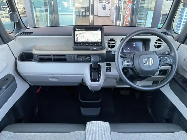 ホンダ Ｎ ＢＯＸ 栃木県 2025(令7)年 0.8万km プラチナホワイトパール ホンダセンシング/・衝突軽減ブレーキ/・歩行者事故低減ステアリング/・路外逸脱抑制機能/・アダプティブクルーズコントロール/・車線維持支援システム/・標識認識機能/・先行車発進お知らせ機能/・オートハイビーム/・パーキングセンサーシステム/・急アクセル抑制機能/・近距離衝突軽減ブレーキ/・誤発進抑制機能/純正9インチメモリナビ/・フルセグTV/・BT/USB/iPod/・AM.FM/バックカメラ/電子パーキングブレーキ/ブレーキホールド/D/N席シートヒーター/片側電動スライドドア/LEDヘッドライト/オートライト/ヘッドライトレベライザー/スマートキー/プッシュスタート/横滑り防止システム/電動格納ウィンカーミラー
