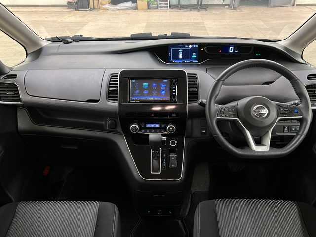 日産 セレナ ハイウェイスター V 道央・札幌 2021(令3)年 5.6万km ダイヤモンドブラック /４WD//純正ナビ（AM/FM/フルセグ/BT/DVD/CD）//プロパイロット//アラウンドビューモニター//BSM//レーダークルーズコントロール//両側パワースライドドア//ビルトインETC//電動パーキング//ブレーキホールド//ステアリングヒーター//前席シートヒーター//ステアリングスイッチ//純正エンジンスターター//電動格納ミラー//ドアバイザー//サイドウインカーミラー//純正15インチAW//スマートキー//プッシュスタート//WAC//オートLEDヘッドライト//横滑り防止装置//衝突被害軽減システム