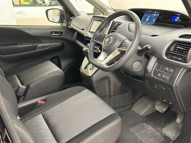 日産 セレナ ハイウェイスター V 道央・札幌 2021(令3)年 5.6万km ダイヤモンドブラック /４WD//純正ナビ（AM/FM/フルセグ/BT/DVD/CD）//プロパイロット//アラウンドビューモニター//BSM//レーダークルーズコントロール//両側パワースライドドア//ビルトインETC//電動パーキング//ブレーキホールド//ステアリングヒーター//前席シートヒーター//ステアリングスイッチ//純正エンジンスターター//電動格納ミラー//ドアバイザー//サイドウインカーミラー//純正15インチAW//スマートキー//プッシュスタート//WAC//オートLEDヘッドライト//横滑り防止装置//衝突被害軽減システム