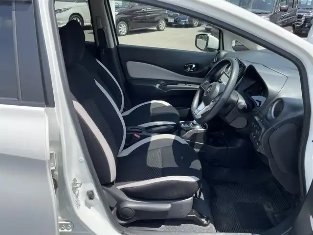 日産 ノート e－パワー B FOUR 青森県 2019(令1)年 8.2万km ホワイト ・禁煙車/・４WD/・社外SDナビ/ワンセグ/CD/AM/FM/・Bluetooth/・衝突軽減ブレーキ/・前後コーナーセンサー/・アイドリングストップ/・レーンキープアシスト/・盗難防止装置/・横滑り防止装置/・センターデフロック/・オートライト/・ETC/・社外フロアマット/・ダブルエアバック/・取扱説明書