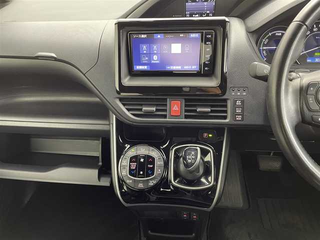トヨタ ヴォクシー ハイブリッド ZS 煌Ⅲ 奈良県 2021(令3)年 3.1万km ブラック 純正メモリーナビ/　Bluetooth接続 フルセグTV DVD再生/バックカメラ/両側パワースライドドア/リアオートエアコン/ハーフレザーシート/前後コーナーセンサー/スマートキー/プッシュスタート/LEDヘッドライト/クルーズコントロール/車線逸脱アラート/衝突軽減ブレーキ/ビルトインETC