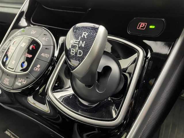 トヨタ ヴォクシー ハイブリッド ZS 煌Ⅲ 奈良県 2021(令3)年 3.1万km ブラック 純正メモリーナビ/　Bluetooth接続 フルセグTV DVD再生/バックカメラ/両側パワースライドドア/リアオートエアコン/ハーフレザーシート/前後コーナーセンサー/スマートキー/プッシュスタート/LEDヘッドライト/クルーズコントロール/車線逸脱アラート/衝突軽減ブレーキ/ビルトインETC