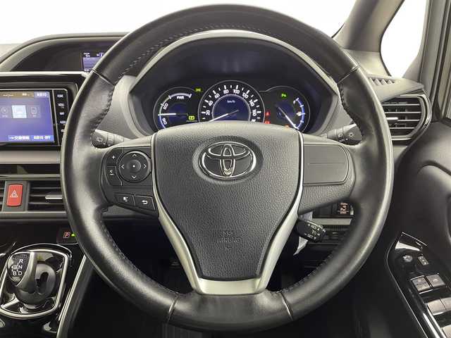 トヨタ ヴォクシー ハイブリッド ZS 煌Ⅲ 奈良県 2021(令3)年 3.1万km ブラック 純正メモリーナビ/　Bluetooth接続 フルセグTV DVD再生/バックカメラ/両側パワースライドドア/リアオートエアコン/ハーフレザーシート/前後コーナーセンサー/スマートキー/プッシュスタート/LEDヘッドライト/クルーズコントロール/車線逸脱アラート/衝突軽減ブレーキ/ビルトインETC