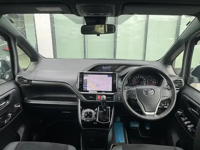 トヨタ ヴォクシー ZS 煌Ⅲ 香川県 2021(令3)年 4.1万km ブラック トヨタセーフティセンス/・プリクラッシュ/・LDA/アルパイン11インチナビ/アルパインフリップダウン/両側パワースライドドア/ハーフレザーシート/革巻きステアリング/ステアリングリモコン/クルーズコントロール/LEDライト/LEDフォグライト/スマートキー/プッシュスタート