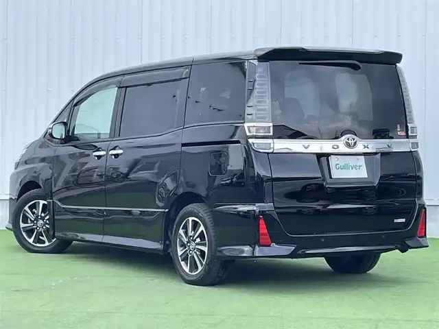 トヨタ ヴォクシー ZS 煌Ⅲ 香川県 2021(令3)年 4.1万km ブラック トヨタセーフティセンス/・プリクラッシュ/・LDA/アルパイン11インチナビ/アルパインフリップダウン/両側パワースライドドア/ハーフレザーシート/革巻きステアリング/ステアリングリモコン/クルーズコントロール/LEDライト/LEDフォグライト/スマートキー/プッシュスタート