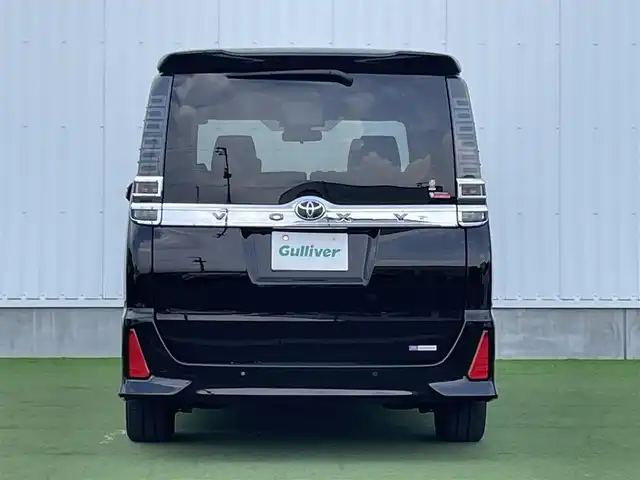 トヨタ ヴォクシー ZS 煌Ⅲ 香川県 2021(令3)年 4.1万km ブラック トヨタセーフティセンス/・プリクラッシュ/・LDA/アルパイン11インチナビ/アルパインフリップダウン/両側パワースライドドア/ハーフレザーシート/革巻きステアリング/ステアリングリモコン/クルーズコントロール/LEDライト/LEDフォグライト/スマートキー/プッシュスタート