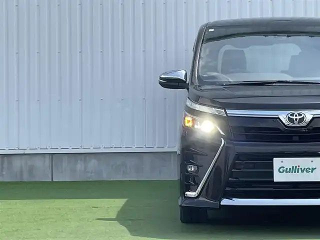 トヨタ ヴォクシー ZS 煌Ⅲ 香川県 2021(令3)年 4.1万km ブラック トヨタセーフティセンス/・プリクラッシュ/・LDA/アルパイン11インチナビ/アルパインフリップダウン/両側パワースライドドア/ハーフレザーシート/革巻きステアリング/ステアリングリモコン/クルーズコントロール/LEDライト/LEDフォグライト/スマートキー/プッシュスタート