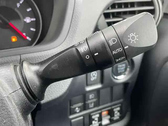 トヨタ ヴォクシー ZS 煌Ⅲ 香川県 2021(令3)年 4.1万km ブラック トヨタセーフティセンス/・プリクラッシュ/・LDA/アルパイン11インチナビ/アルパインフリップダウン/両側パワースライドドア/ハーフレザーシート/革巻きステアリング/ステアリングリモコン/クルーズコントロール/LEDライト/LEDフォグライト/スマートキー/プッシュスタート