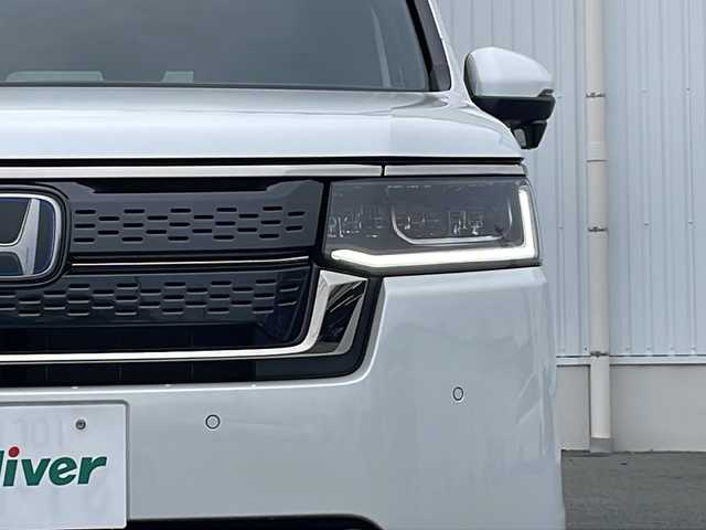 ホンダ ステップワゴン スパーダ eHEV 三重県 2025(令7)年 0.1万km未満 プラチナホワイトパール プッシュスタート/横滑り防止/電動リヤゲート/両側パワースライドドア/レーダークルーズコントロール/電動格納ミラー/パドルシフト/レーンキープアシスト/ステアリングスイッチ/革巻きステアリング/オートライト/オートマチックハイビーム/純正SDナビ(AM/FM/CD/DVD/TV/BT)/電動パーキング/シートヒーター(D+N席)/リアサンシェード/ブラインドスポットモニター/コーナーセンサー/USB入力端子1ヶ所/タイプC入力端子5か所/スペアキー/衝突軽減ブレーキ/バックカメラ/LEDヘッドライト/ウォークスルー/禁煙車/ワンオーナー/取扱説明書/保証書/ワンオーナー