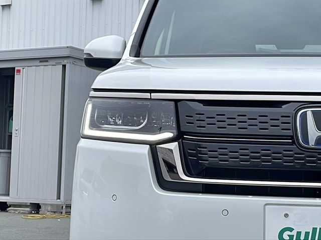 ホンダ ステップワゴン スパーダ eHEV 三重県 2025(令7)年 0.1万km未満 プラチナホワイトパール プッシュスタート/横滑り防止/電動リヤゲート/両側パワースライドドア/レーダークルーズコントロール/電動格納ミラー/パドルシフト/レーンキープアシスト/ステアリングスイッチ/革巻きステアリング/オートライト/オートマチックハイビーム/純正SDナビ(AM/FM/CD/DVD/TV/BT)/電動パーキング/シートヒーター(D+N席)/リアサンシェード/ブラインドスポットモニター/コーナーセンサー/USB入力端子1ヶ所/タイプC入力端子5か所/スペアキー/衝突軽減ブレーキ/バックカメラ/LEDヘッドライト/ウォークスルー/禁煙車/ワンオーナー/取扱説明書/保証書/ワンオーナー