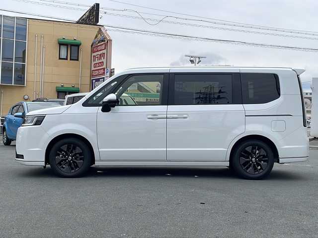 ホンダ ステップワゴン スパーダ eHEV 三重県 2025(令7)年 0.1万km未満 プラチナホワイトパール プッシュスタート/横滑り防止/電動リヤゲート/両側パワースライドドア/レーダークルーズコントロール/電動格納ミラー/パドルシフト/レーンキープアシスト/ステアリングスイッチ/革巻きステアリング/オートライト/オートマチックハイビーム/純正SDナビ(AM/FM/CD/DVD/TV/BT)/電動パーキング/シートヒーター(D+N席)/リアサンシェード/ブラインドスポットモニター/コーナーセンサー/USB入力端子1ヶ所/タイプC入力端子5か所/スペアキー/衝突軽減ブレーキ/バックカメラ/LEDヘッドライト/ウォークスルー/禁煙車/ワンオーナー/取扱説明書/保証書/ワンオーナー