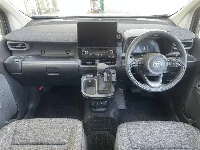 トヨタ シエンタ Z 兵庫県 2022(令4)年 0.9万km アーバンカーキ 10.5インチメーカーオプションナビ/　　(FM/AM/CD/BT/TV)/フルセグTV/スマートキー/プッシュスタート/社外前後ドラレコ/ステアリングリモコン/ステアリングヒーター/クルーズコントロール（追従あり）/レーンキープアシスト/ブラインドスポットモニター/パノラミックビューモニター/シートヒーター/ビルドインETC/両側パワースライドドア/リアサンシェード/3列シート/フロアマット/LEDヘッドライト/ドアバイザー