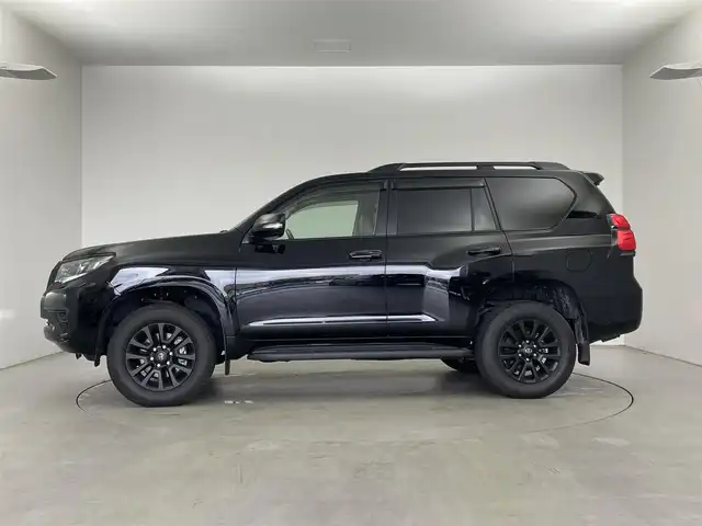 トヨタ ランドクルーザー プラド TX Lパッケージ マットブラED 埼玉県 2022(令4)年 1.8万km ブラック ムーンルーフ　メーカーナビ　パノラミックビューモニター　ベージュレザー　ＢＳＭ　ビルトインＥＴＣ２．０　　セーフティセンス　シートヒーター　ベンチレーション　レーダークルーズコントロール　ドラレコ