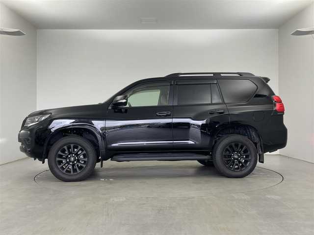 トヨタ ランドクルーザー プラド TX Lパッケージ マットブラED 埼玉県 2022(令4)年 1.8万km ブラック ムーンルーフ　メーカーナビ　パノラミックビューモニター　ベージュレザー　ＢＳＭ　ビルトインＥＴＣ２．０　セーフティセンス　シートヒーター　ベンチレーション　レーダークルーズコントロール　ドラレコ