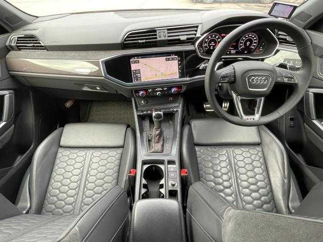 アウディ ＲＳＱ３ スポーツバック 埼玉県 2020(令2)年 5.8万km グレー ブラックスタイリング/Ｓスポーツシート　/ＯＰ２１インチＡＷ　/レッドキャリパー　/Ｐシート　/シートヒーター/ワイヤレスチャージング　/バーチャルコクピットプラス　/スマートフォンインターフェイス　/地デジ