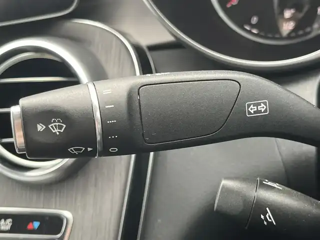 メルセデス・ベンツ Ｃ１８０ クーペ スポーツ 静岡県 2019(平31)年 2.9万km オブシディアンブラック レーダーセーフティパッケージ/・アクティブディスタンスアシスト・ディストロニック/・アクティブステアリングアシスト/・アクティブレーンチェンジングアシスト/・アクティブエマージェンシーストップアシスト/・アクティブブレーキアシスト/・PRE-SAFE/・PRE-SAFEサウンド/・緊急回避補助システム/・渋滞時緊急ブレーキ機能/・アクティブブラインドスポットアシスト/・アクティブレーンキーピングアシスト/・PRE-SAFEプラス/・チャイルドセーフティシートセンサー/法人ワンオーナー/レザーシート/COMANDシステム/(Bluetooth/CarPlay/フルセグ)/バックカメラ/アダプティブクルーズコントロール/パーキングアシスト/メモリー付パワーシート /シートヒーター /ETC2.0/ドライブレコーダー /純正フロアマット/純正18インチアルミホイール