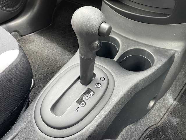 日産 ノート X 静岡県 2020(令2)年 1万km ホワイト ●社外ナビ/(CD/Bluetooth)/(MDV-D207BT)/●衝突被害軽減システム/●レーンキープアシスト/●前後コーナーセンサー/●オートライト/●レベライザー/●ETC/●ドアバイザー/●W＋SRS＋ABS
